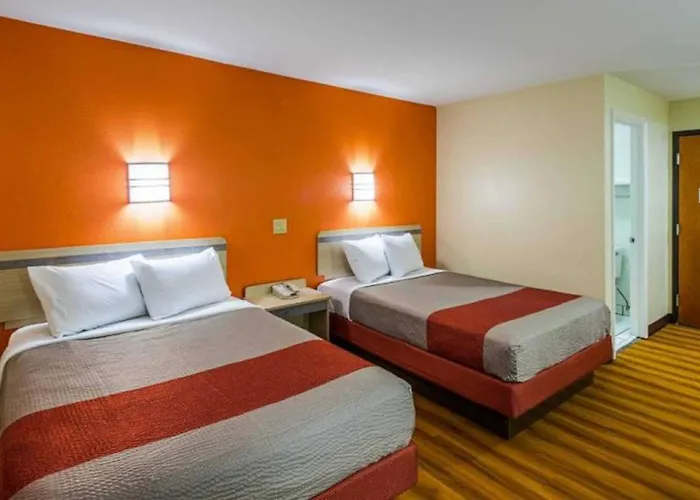 6-urbana, Il Hotel