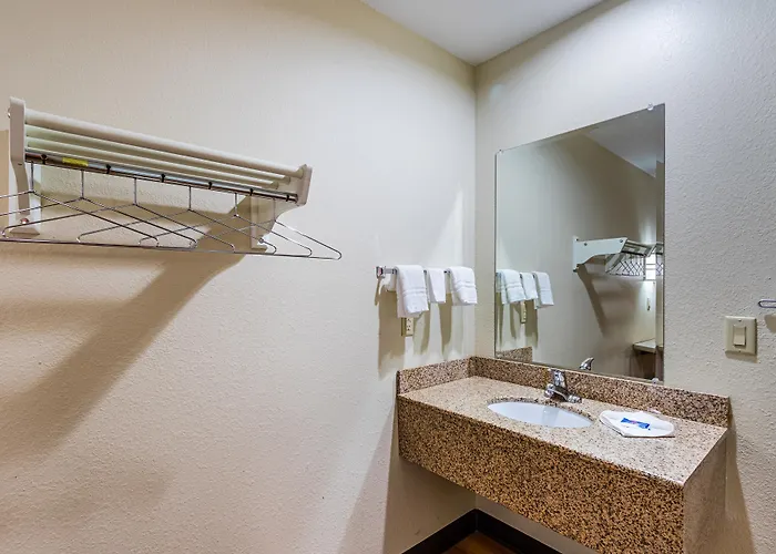 Hotel 6-urbana, Il 4*
