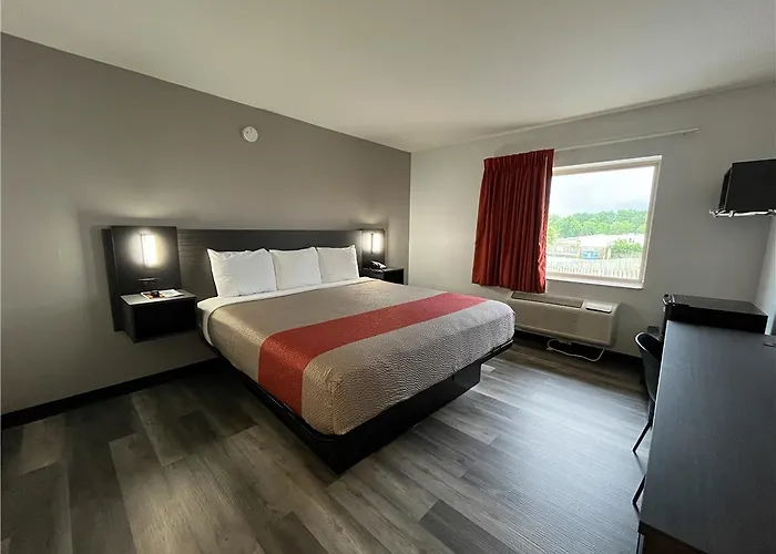 Hotel 6-urbana, Il 4*