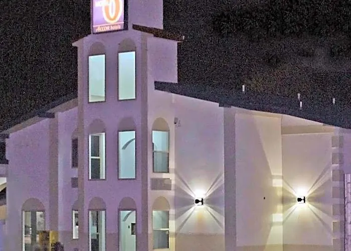 Hotel 6-urbana, Il 4*