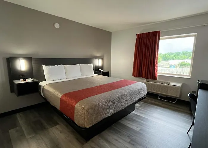 6-urbana, Il Hotel