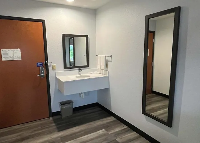 6-urbana, Il 4*